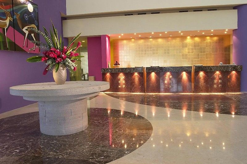 Real Inn Nuevo Laredo Exteriör bild